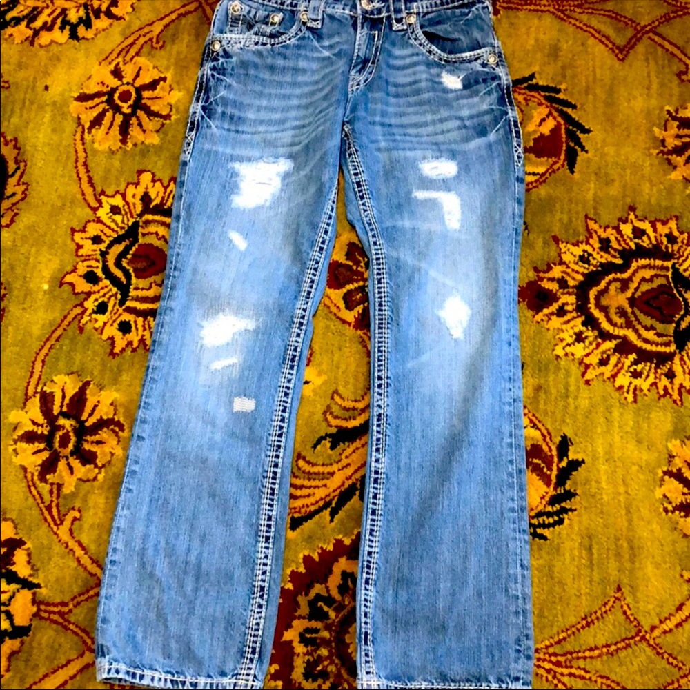 Very nice fit jeans.